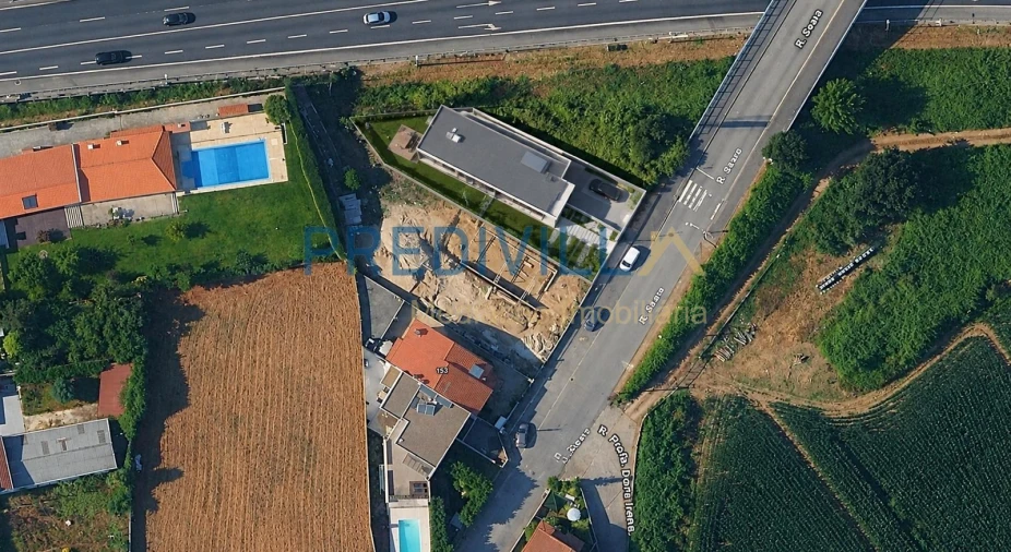 Terreno para Venda em Cidade da Maia Foto 5