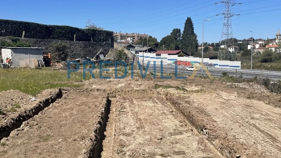 Terreno para Venda em Cidade da Maia