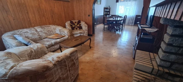 Moradia T4 para Venda em Duas Igrejas