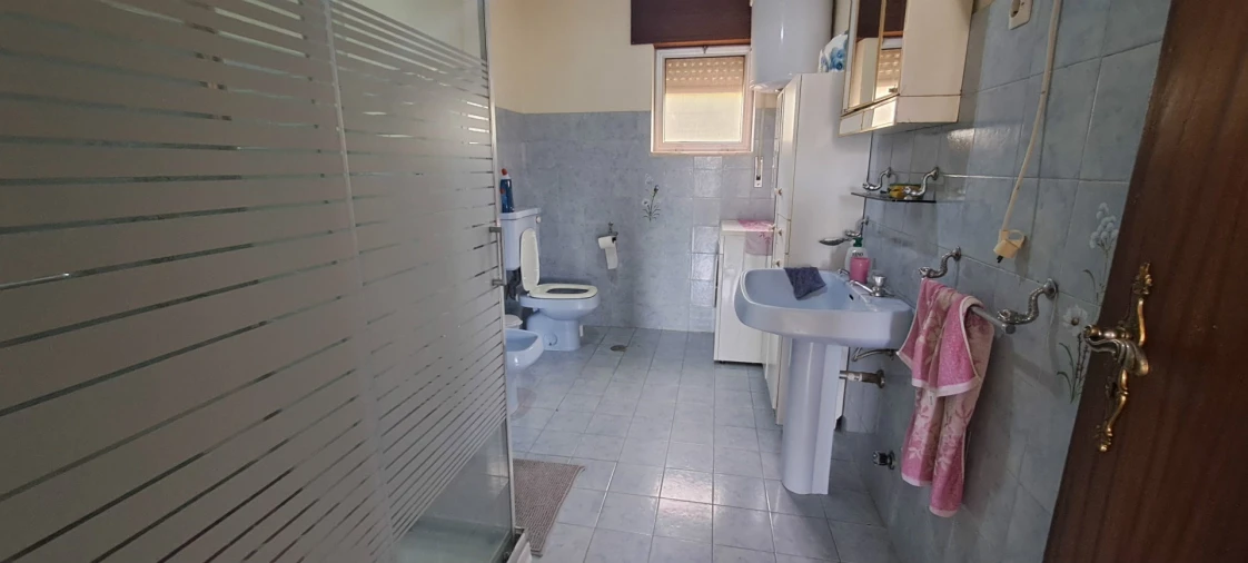 Moradia T4 para Venda em Duas Igrejas Foto 46