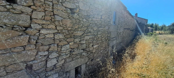 Moradia T2 para Venda em Ifanes e Paradela