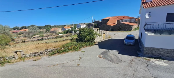 Moradia T2 para Venda em Ifanes e Paradela