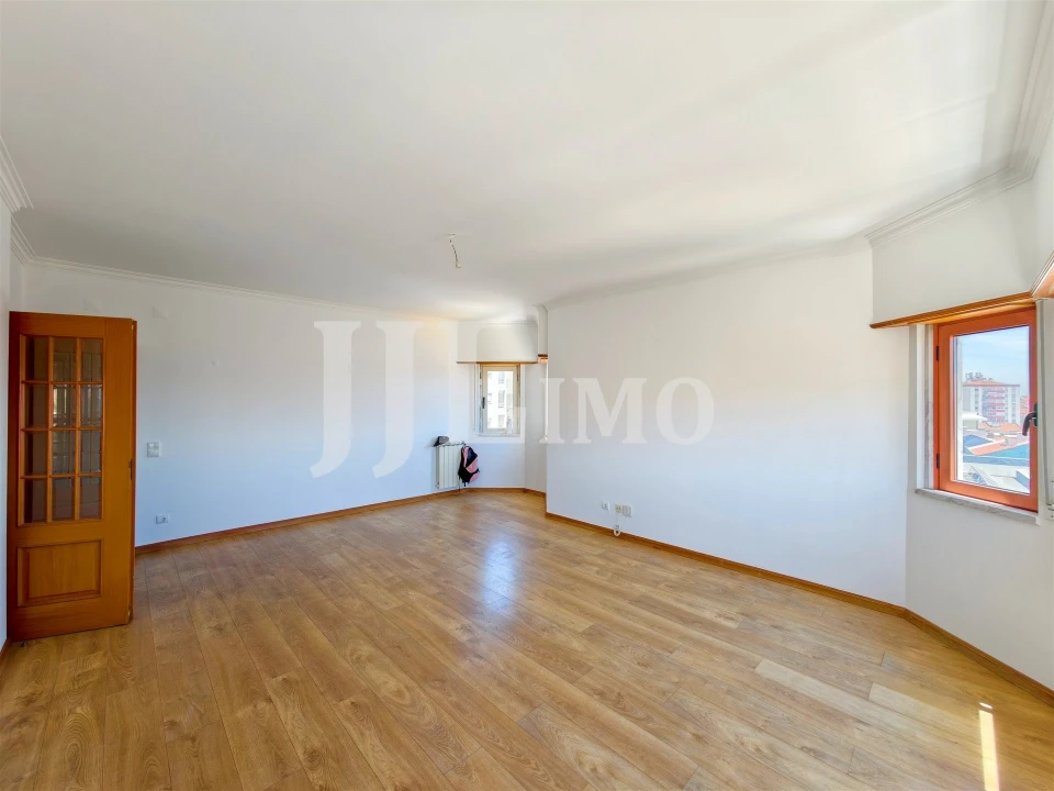 Apartamento T3 para Arrendamento em Ramada e Caneças Foto 8