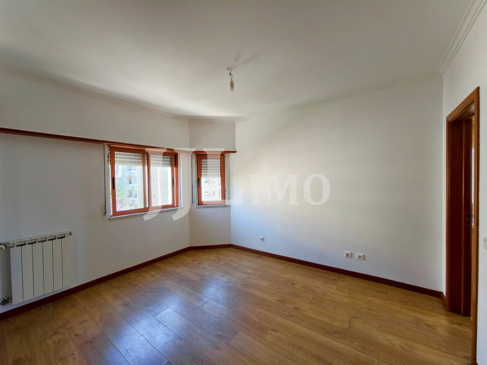 Apartamento T3 para Arrendamento em Ramada e Caneças Foto 23