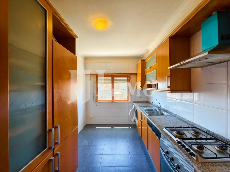 Apartamento T3 para Arrendamento em Ramada e Caneças Foto 10