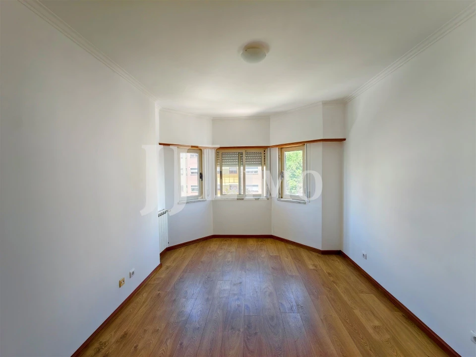 Apartamento T3 para Arrendamento em Ramada e Caneças Foto 21