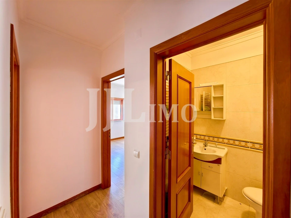 Apartamento T3 para Arrendamento em Ramada e Caneças Foto 18
