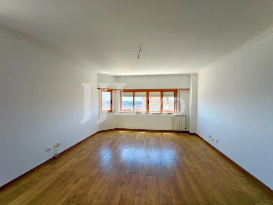 Apartamento T3 para Arrendamento em Ramada e Caneças Foto 7