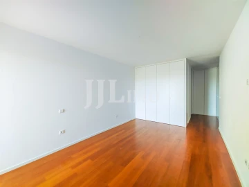 Apartamento T3 para Venda em Queluz e Belas