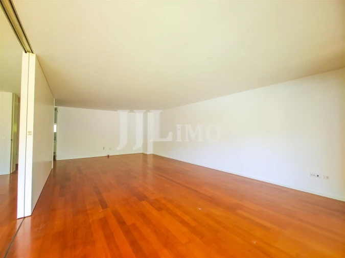 Apartamento T3 para Venda em Queluz e Belas Foto 9