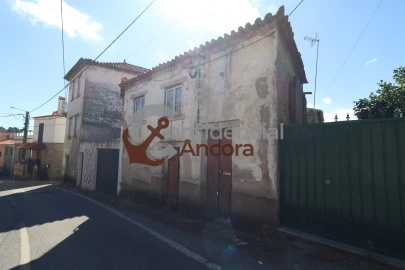 Moradia T0 para Venda em Nespereira