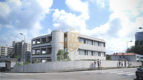 Apartamento T3 para Venda em Lordelo do Ouro e Massarelos