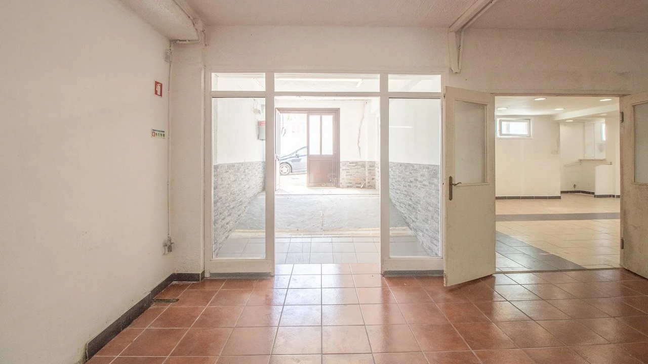 Loja para Venda em Lagos (São Sebastião e Santa Maria) Foto 13