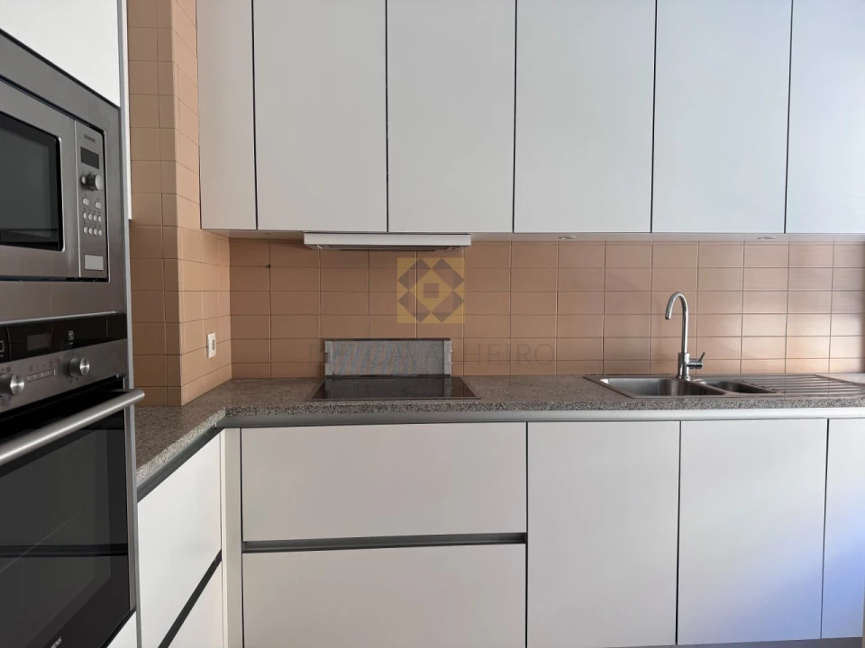 Apartamento T3 para Venda em Aldoar, Foz do Douro e Nevogilde Foto 2