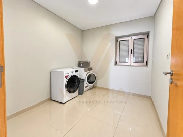 Moradia T3 para Venda em Rebordões (Santa Maria)