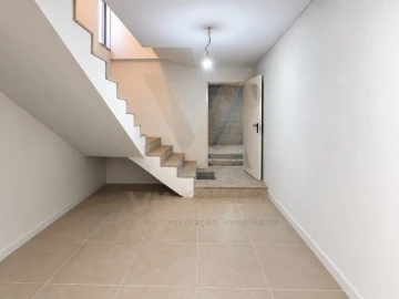 Moradia T3 para Venda em Rebordões (Santa Maria)