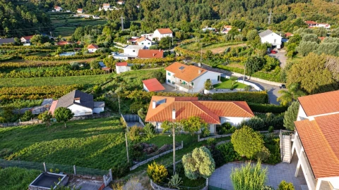 Moradia T3 para Venda em Rebordões (Santa Maria)
