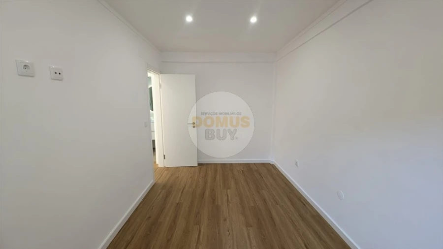 Apartamento T3 para Venda em Amora Foto 11