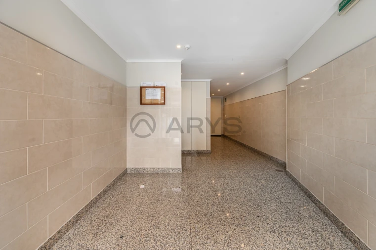Apartamento T2 para Venda em Vilar de Andorinho Foto 15