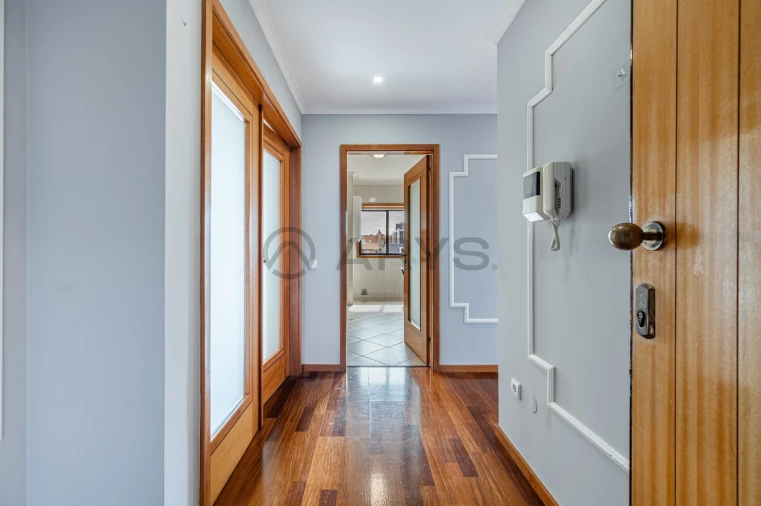 Apartamento T2 para Venda em Vilar de Andorinho Foto 4