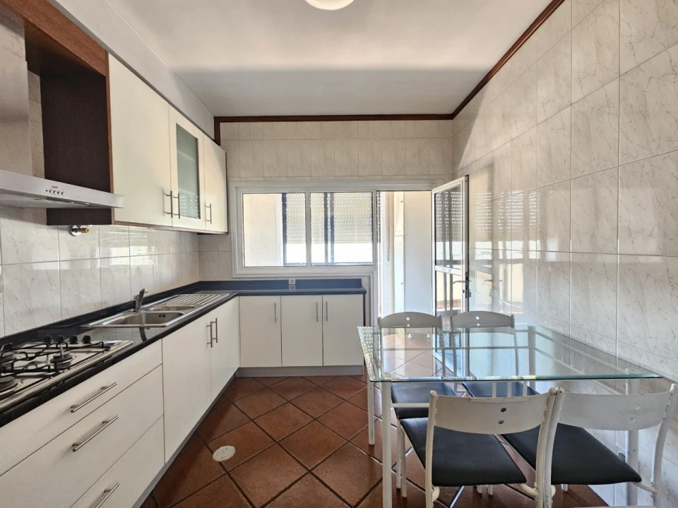 Apartamento T3 para Venda em Vila das Aves Foto 2