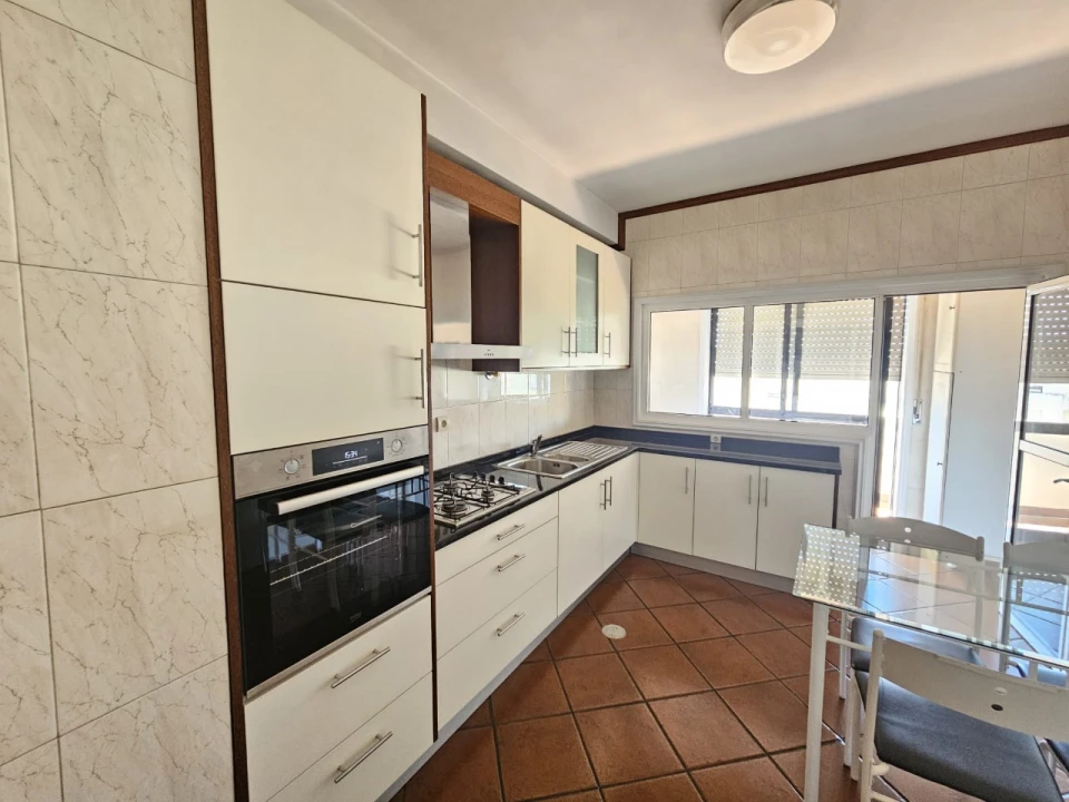 Apartamento T3 para Venda em Vila das Aves Foto 3