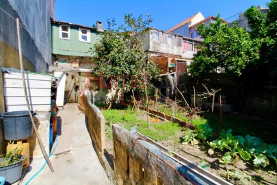 Prédio para Venda em Gondomar (São Cosme), Valbom e Jovim