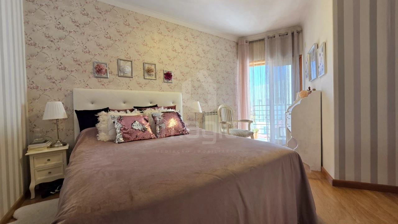 Apartamento T4 para Venda em Mafra Foto 36