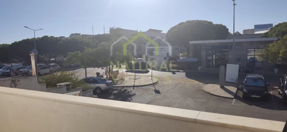 Quarto para Arrendamento em Montenegro