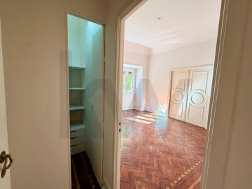 Apartamento T3 para Arrendamento em Avenidas Novas