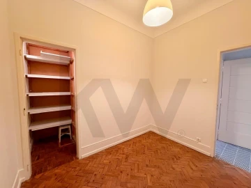 Apartamento T3 para Arrendamento em Avenidas Novas