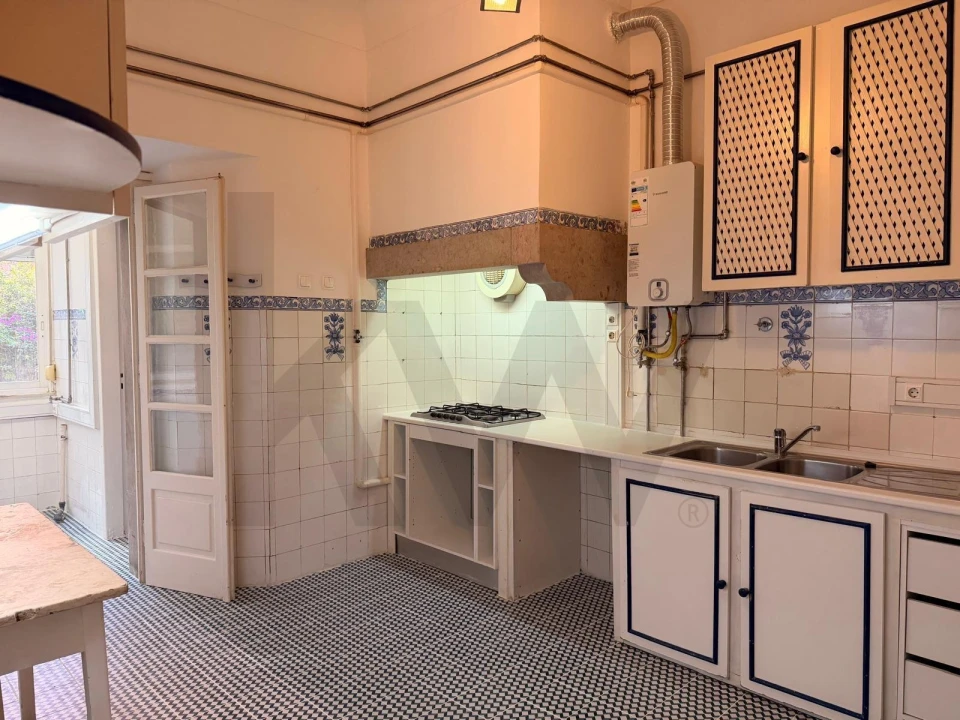 Apartamento T3 para Arrendamento em Avenidas Novas Foto 23