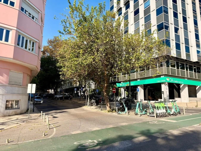 Apartamento T3 para Arrendamento em Avenidas Novas Foto 44