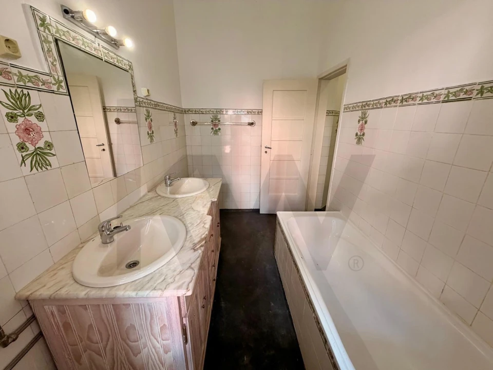 Apartamento T3 para Arrendamento em Avenidas Novas Foto 34