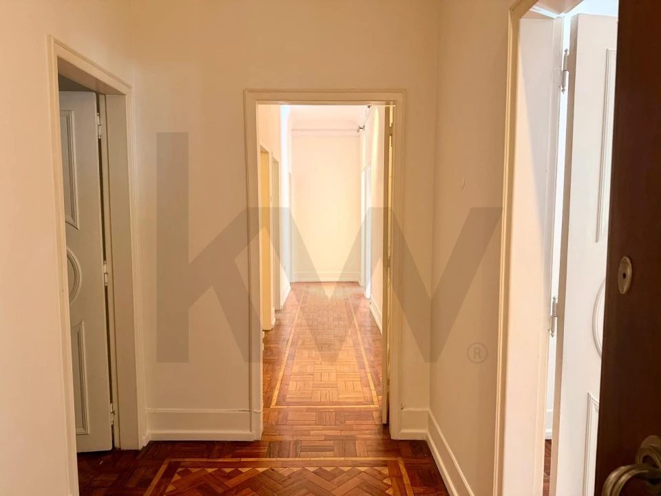 Apartamento T3 para Arrendamento em Avenidas Novas Foto 2