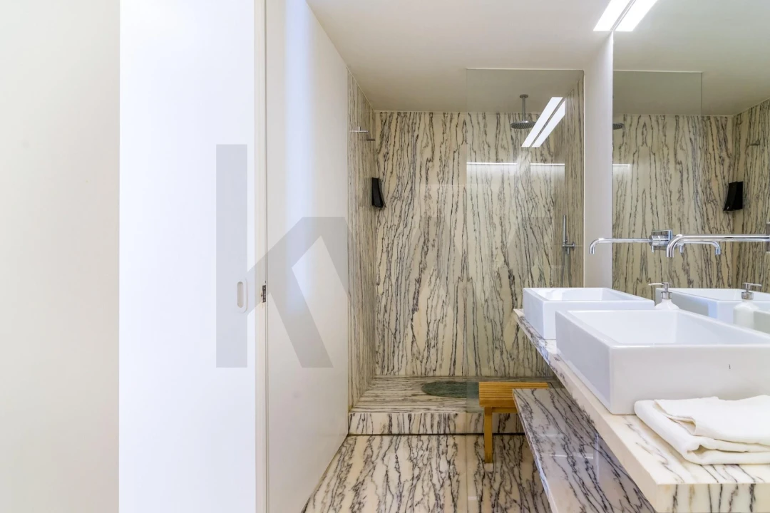 Apartamento T3 para Arrendamento em Santo António Foto 30