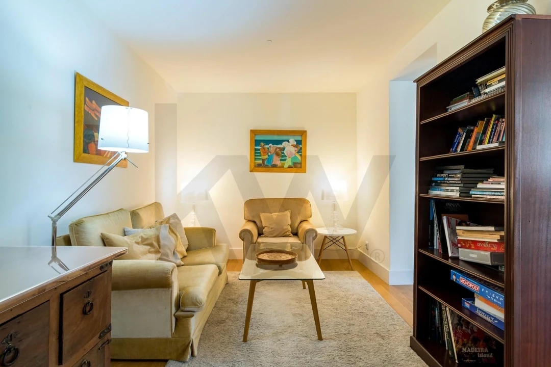 Apartamento T3 para Arrendamento em Santo António Foto 18