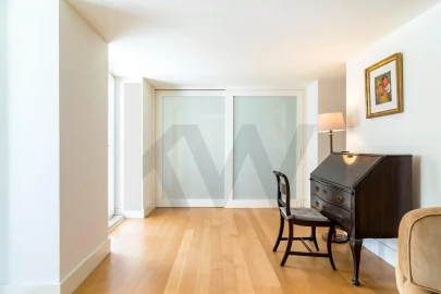 Apartamento T3 para Arrendamento em Santo António