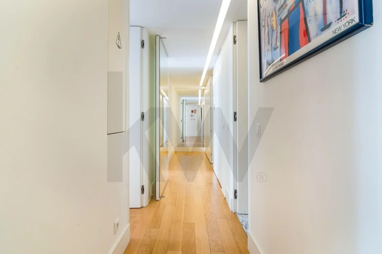Apartamento T3 para Arrendamento em Santo António Foto 20