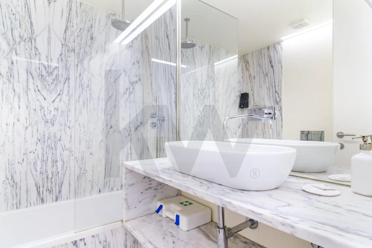 Apartamento T3 para Arrendamento em Santo António Foto 26