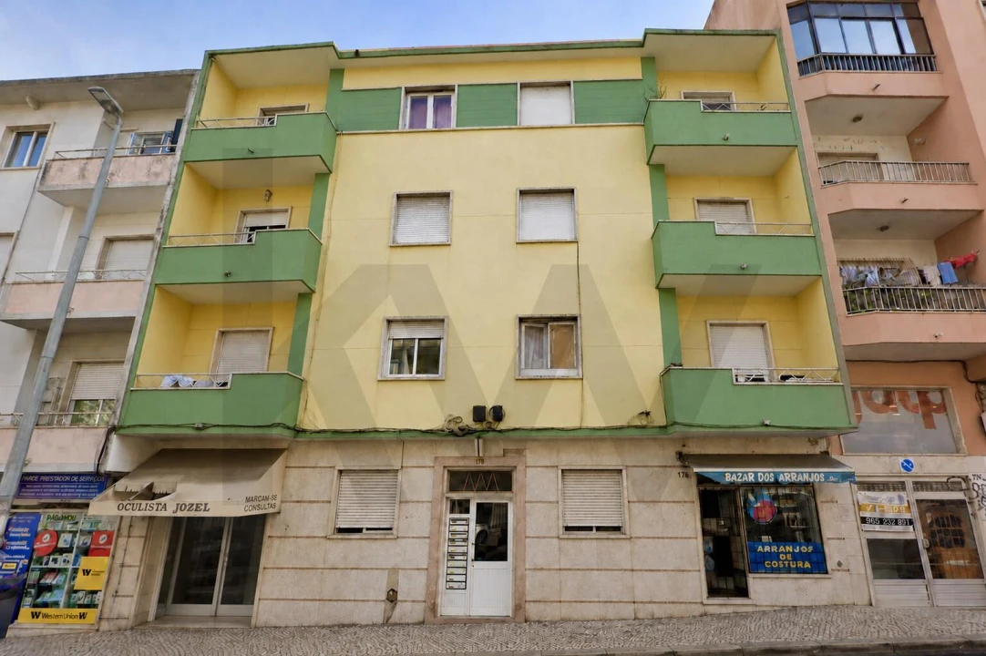 Prédio para Venda em Queluz e Belas Foto 1