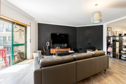 Apartamento T3 para Venda em Queluz e Belas