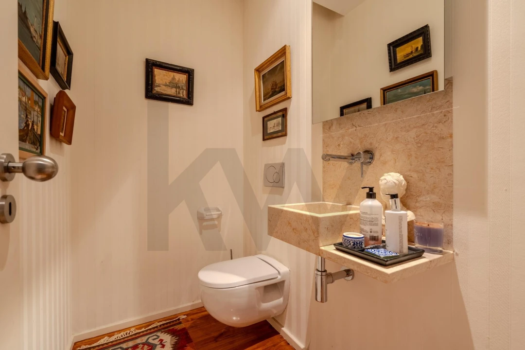 Apartamento T5 para Venda em Santo António Foto 35