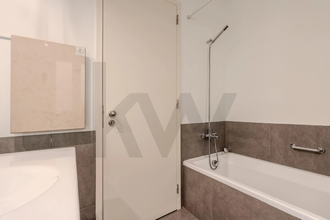 Apartamento T5 para Venda em Santo António Foto 34