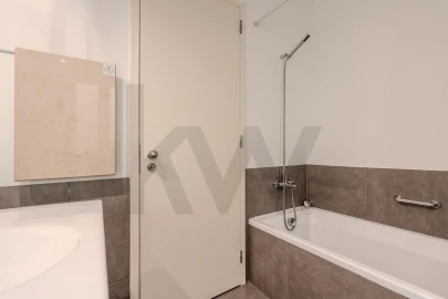 Apartamento T5 para Venda em Santo António