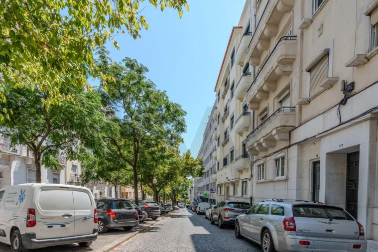 Apartamento T5 para Venda em Santo António Foto 52