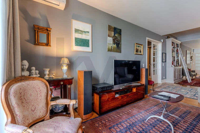 Apartamento T5 para Venda em Santo António Foto 2