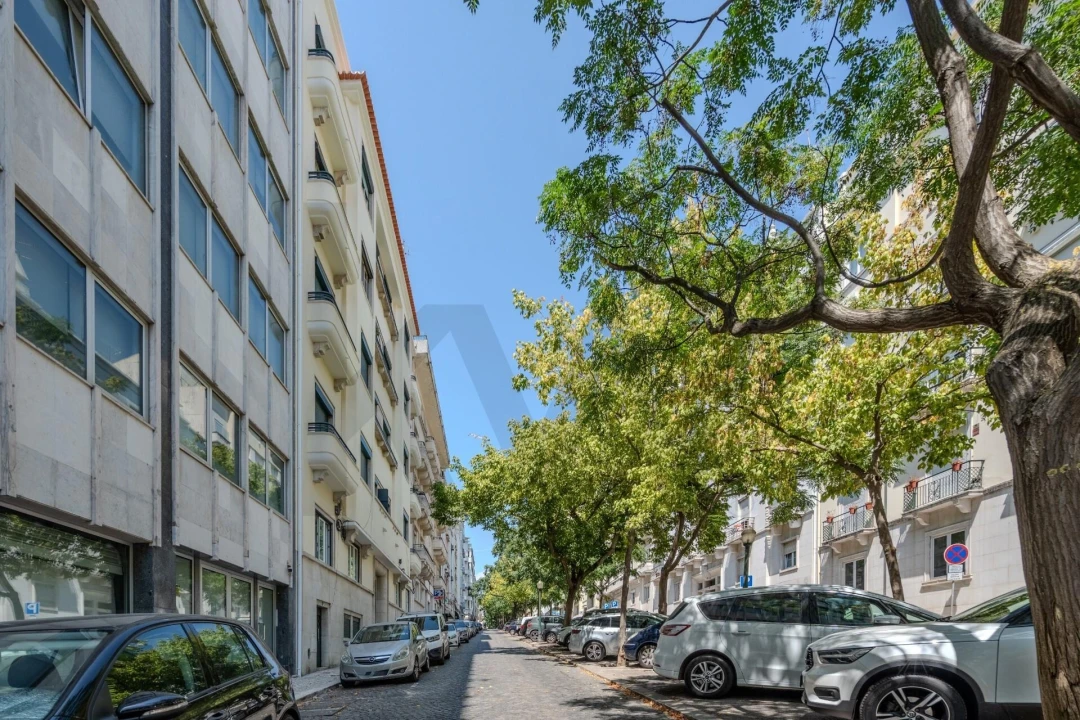 Apartamento T5 para Venda em Santo António Foto 49