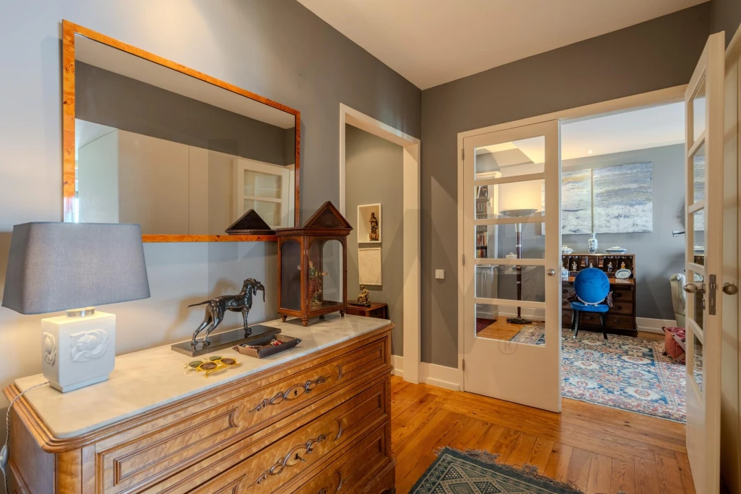 Apartamento T5 para Venda em Santo António Foto 43