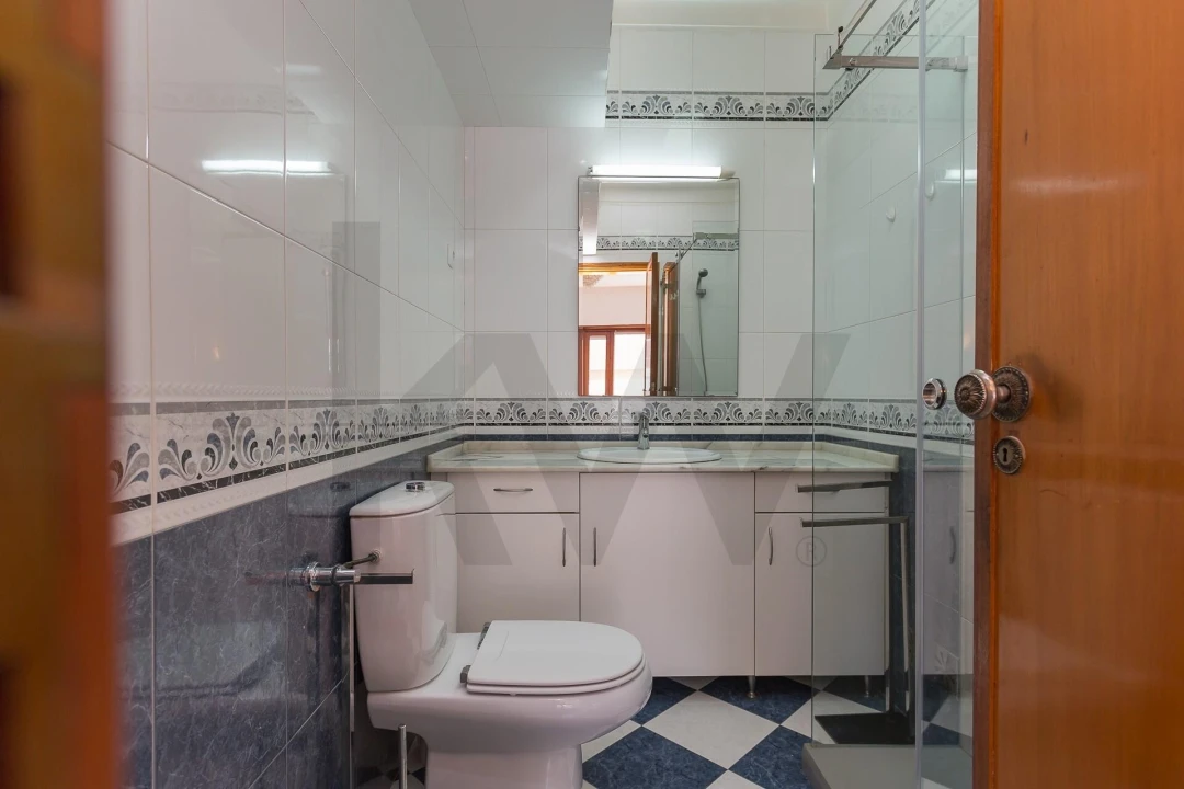 Apartamento T1 para Arrendamento em Algés, Linda-A-Velha e Cruz Quebrada-Dafundo Foto 9